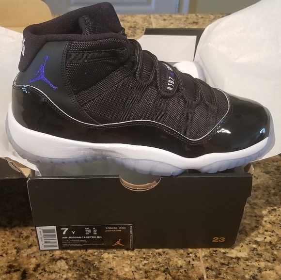 Meet your Posher, Karlton - Picture 1 of 1